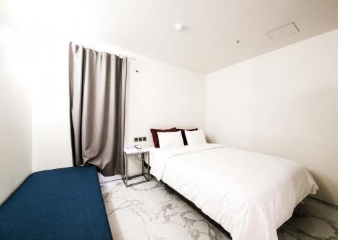 Hotel Elephant Shower Jinju Εξωτερικό φωτογραφία